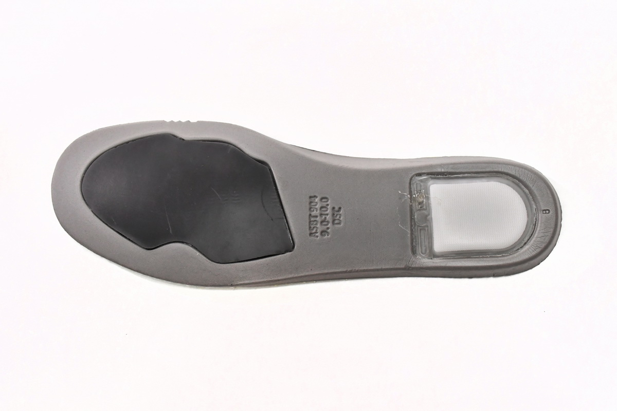 HUF x Nike SB Dunk Low NYC - Image 7